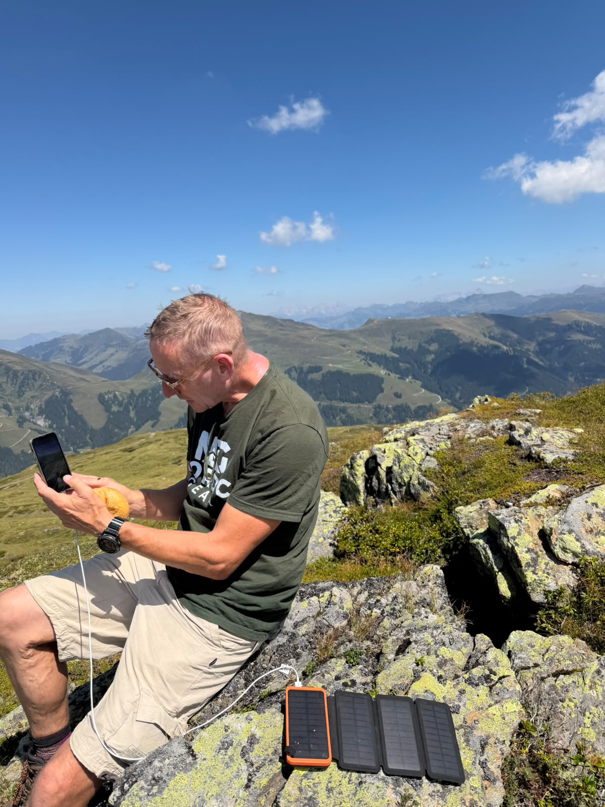 Nordic Gear™ Powerbank Pro med solceller