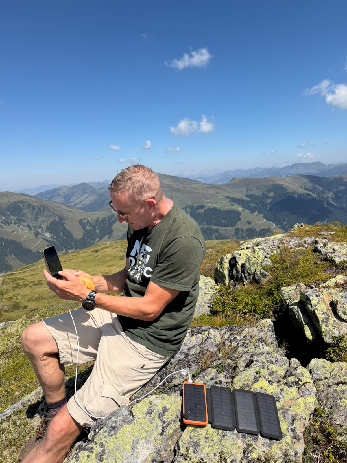 Nordic Gear™ Powerbank Pro med solceller