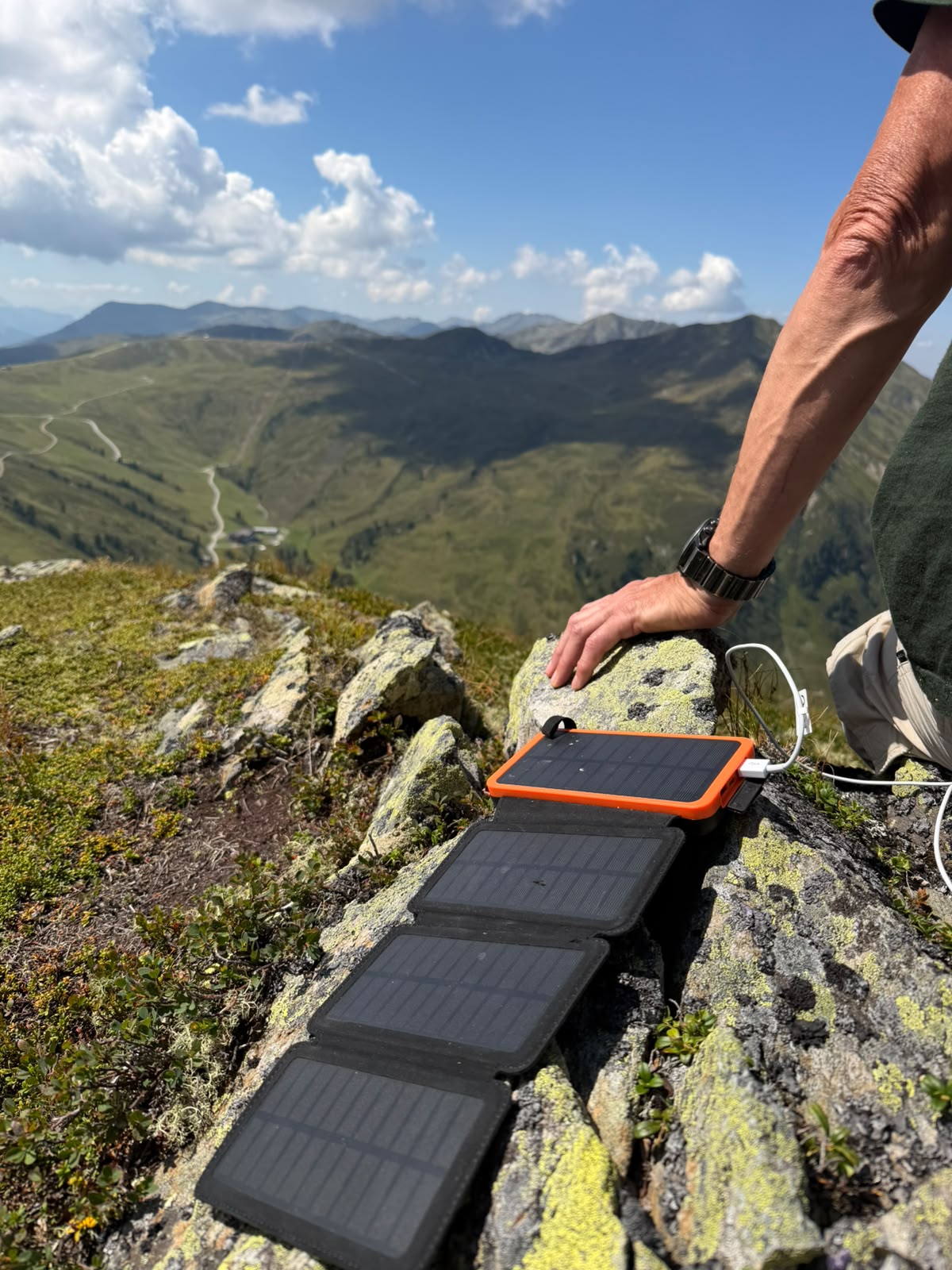 Nordic Gear™ Powerbank Pro med solceller